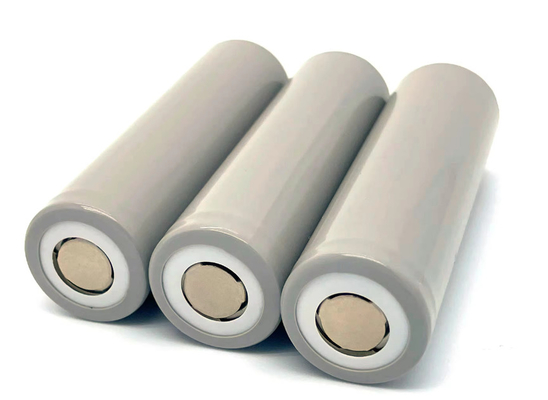 دمای پایین 3.7v Inr21700 4000mah سرعت تخلیه بالا 40a طول عمر چرخه 1000 چرخه سلول باتری لیتیوم یون 21700